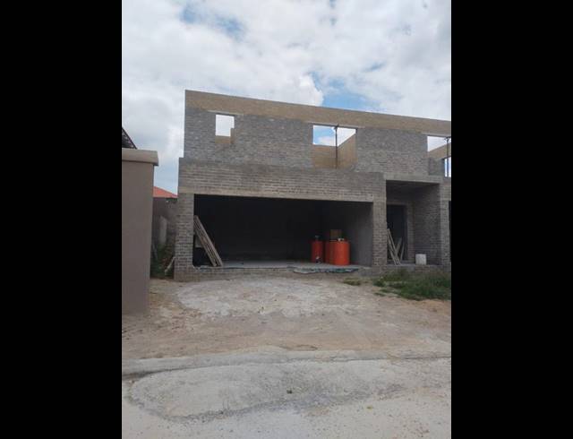 4 BEDROOM HOUSE FOR SALE IN FOURWAYS